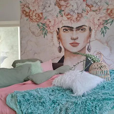 Apartment Wildflower In Privatvilla Im Herzen Merans