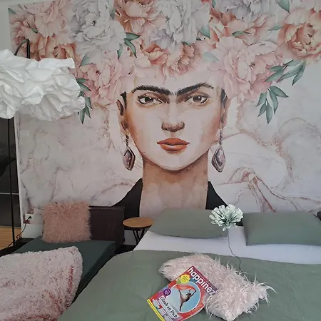 Wildflower In Privatvilla Im Herzen Merans Apartment