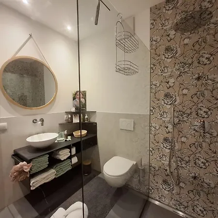 Wildflower In Privatvilla Im Herzen Merans アパート *