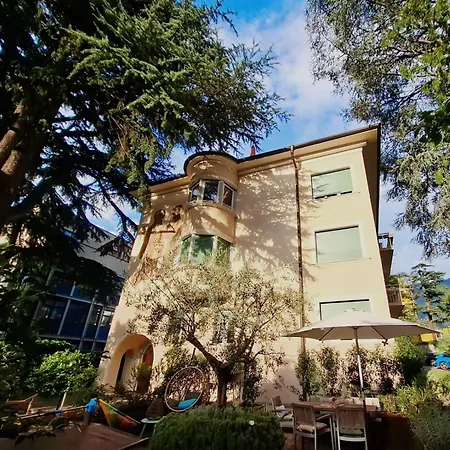 Wildflower In Privatvilla Im Herzen Merans Merano