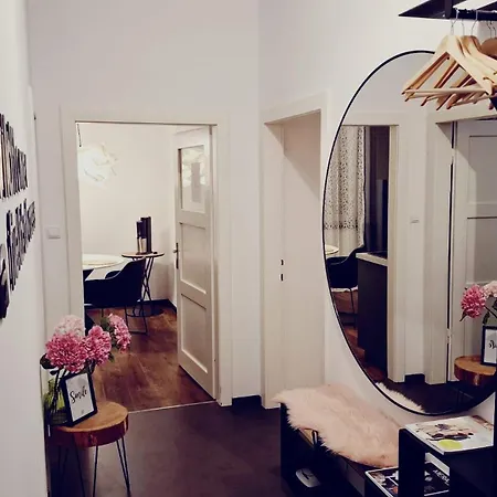 Wildflower In Privatvilla Im Herzen Merans Apartment