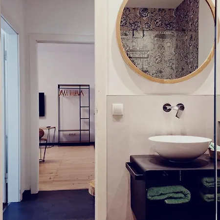 Wildflower In Privatvilla Im Herzen Merans Apartamento