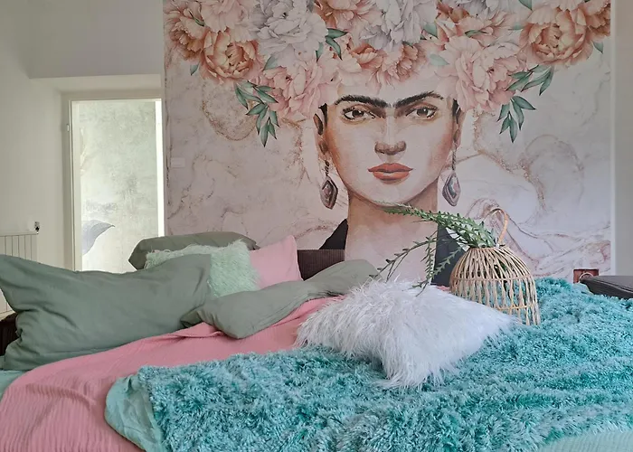 Apartment Wildflower In Privatvilla Im Herzen Merans