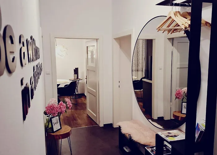 Wildflower In Privatvilla Im Herzen Merans Apartamento