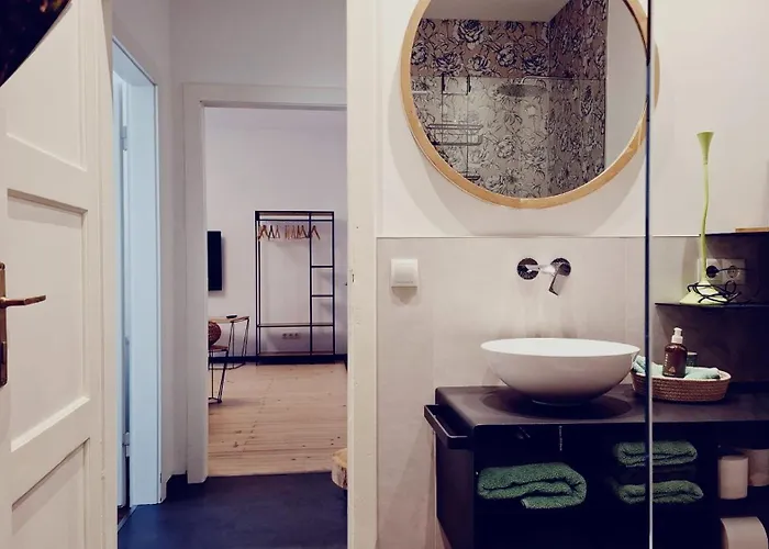 Wildflower In Privatvilla Im Herzen Merans Apartamento